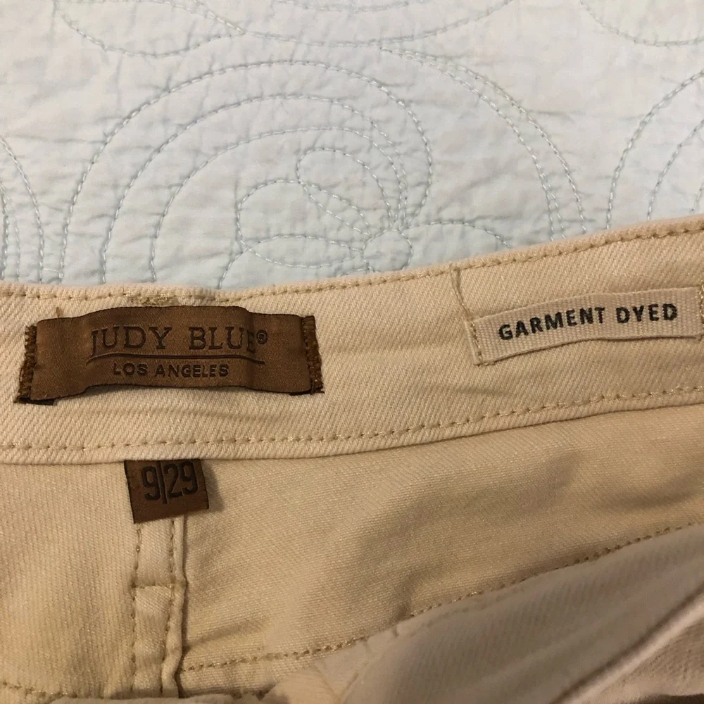 Judy Blue wide leg cropped jeans. Size 29. - Picture 6 of 11